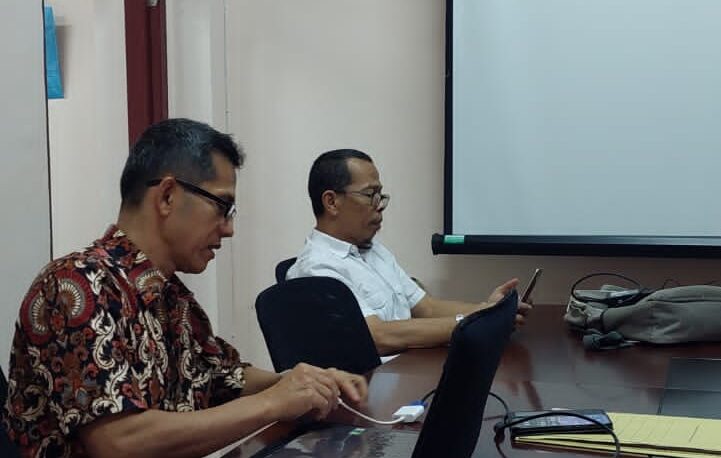 Rapat pembahasan temuan audit pengadaan PSDKU Kampus Tanah Datar